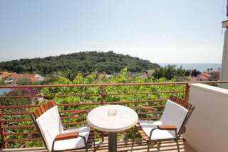 Апартаменты Apartments Ardura Петровац Двухместный номер с 1 кроватью и собственной ванной комнатой вне номера-11